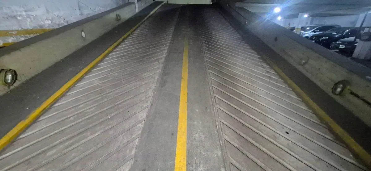 VENTA DE COCHERA EN VILLA LURO PERMUTA 2