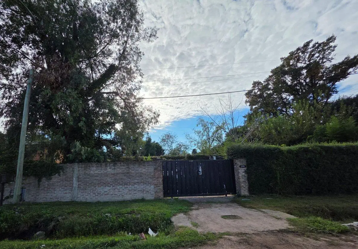 VENTA CASA 5 AMBIENTES - A REFACCIONAR-TORTUGUITAS 5