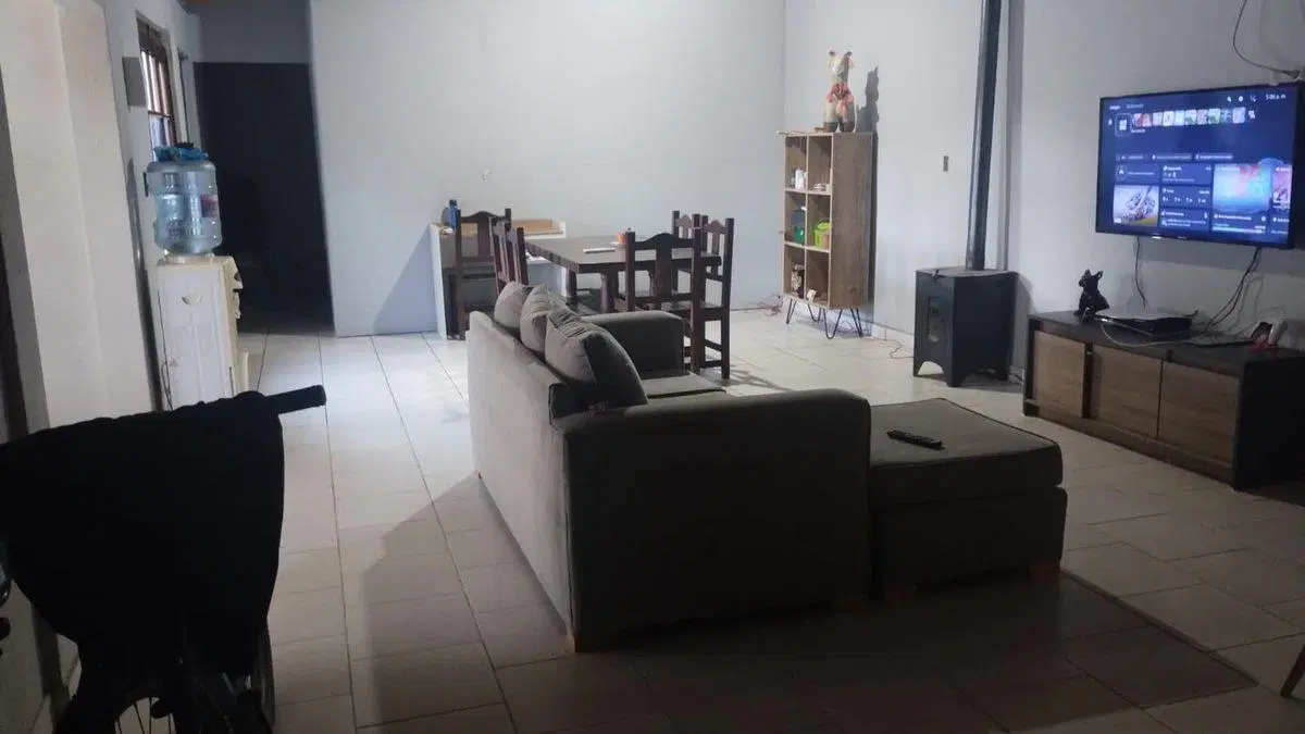 VENTA DE CASA EN LOTEO SANTA ANA  PERMUTA 5