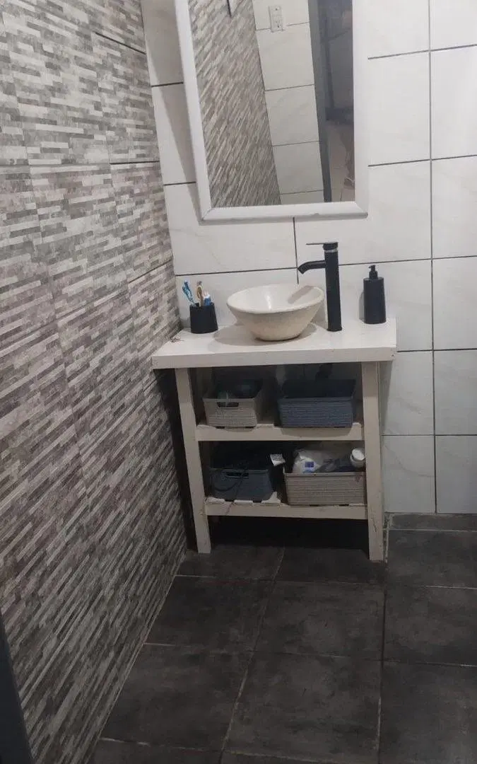 VENTA DE CASA EN LOTEO SANTA ANA  PERMUTA 4