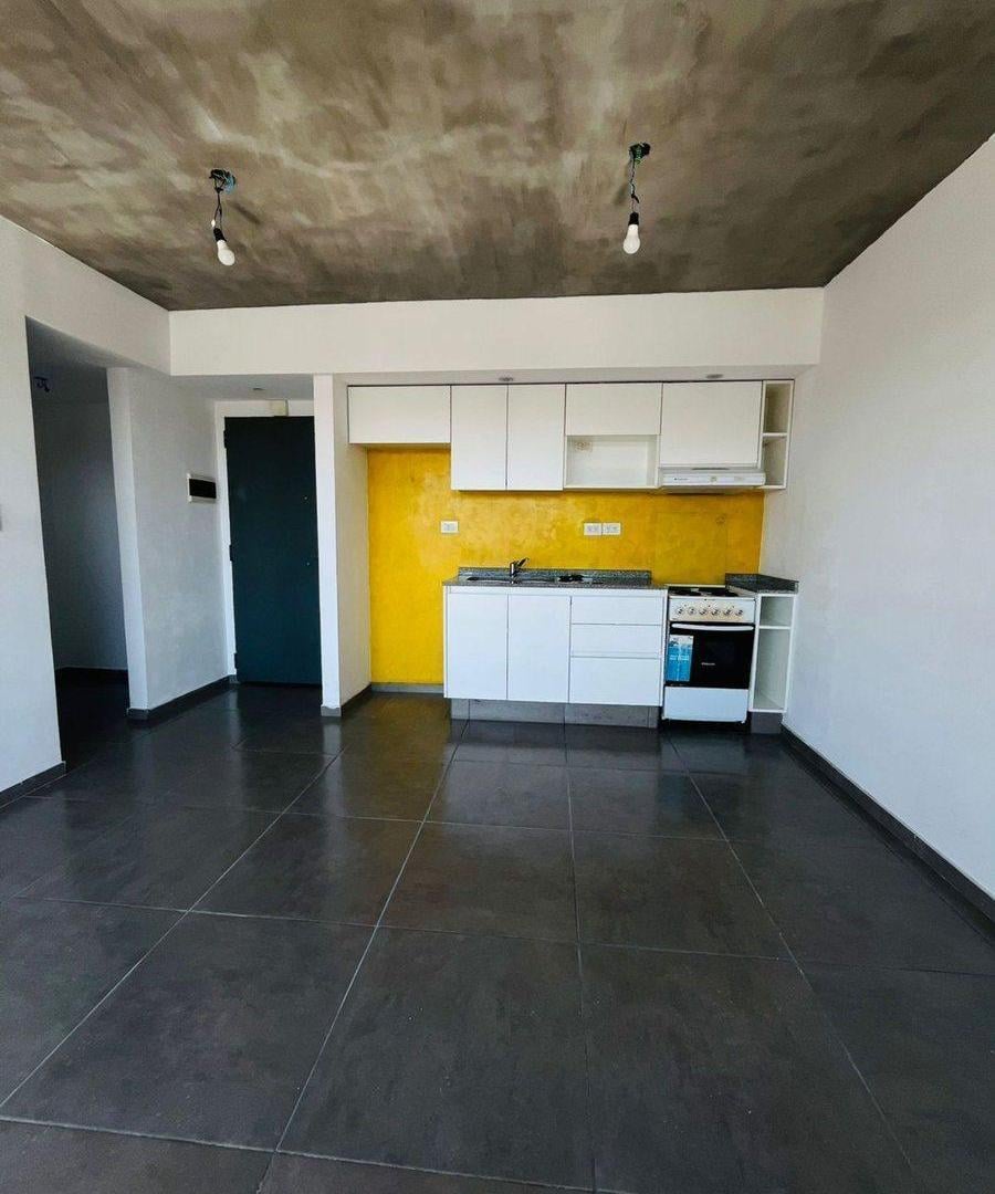 Venta depto 2 amb Morón con balcón/parrilla