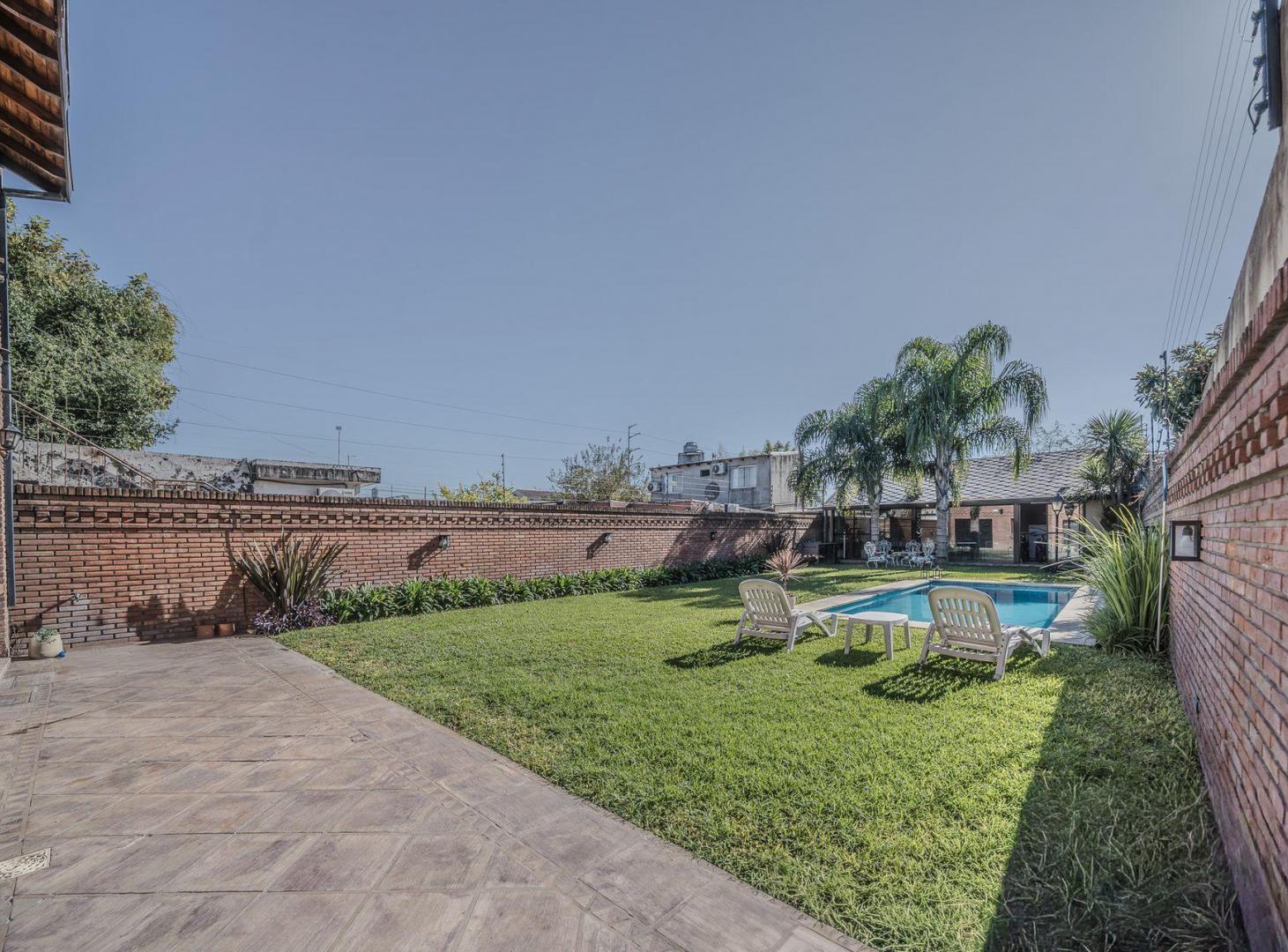 Casa en Venta 5 ambientes, Merlo Centro