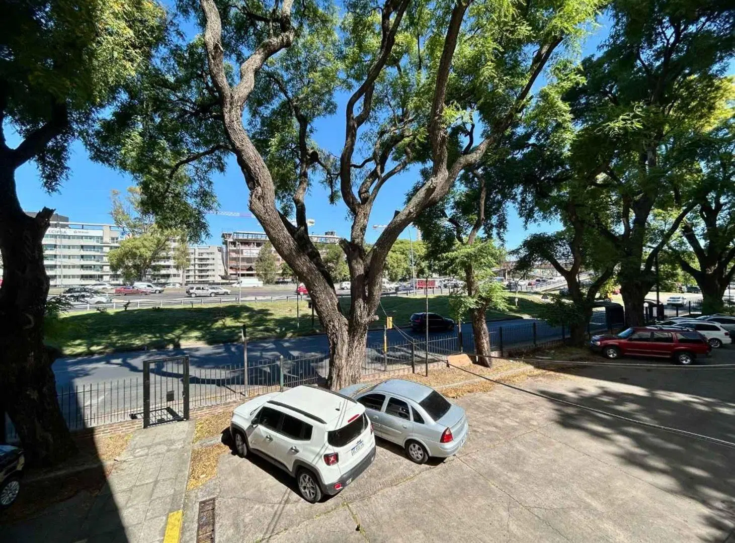 VTA. DTO 3 AMBIENTES C/ESPACIO GUARDACOCHE V.RAFFO 4