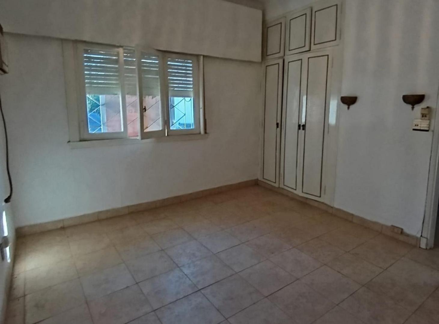 Foto de VENTA PH 3 AMB. C/COCHERA SANTOS LUGARES PERMUTA, imagen 4