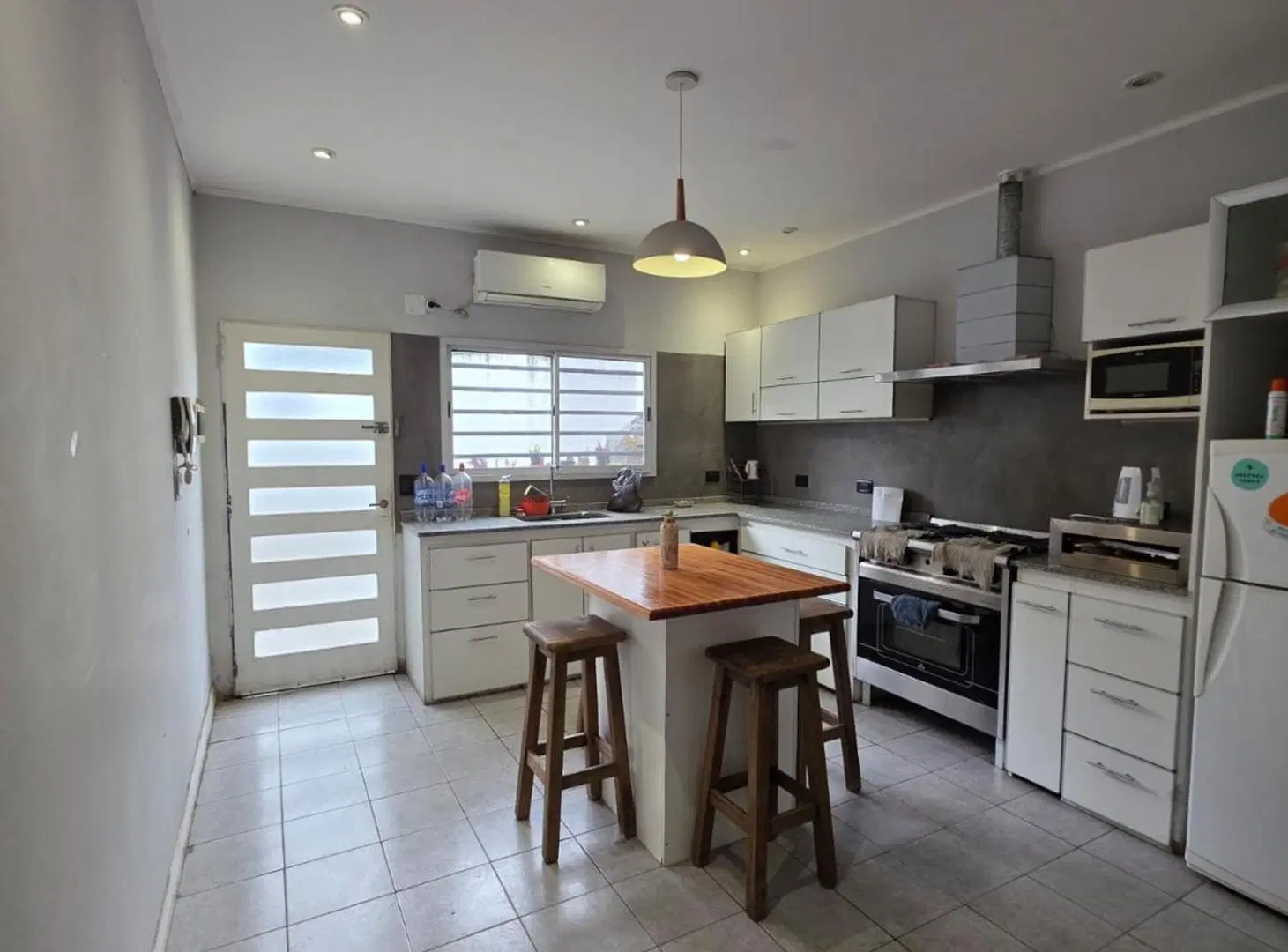 VENTA PH 3 AMB - CASEROS. 2