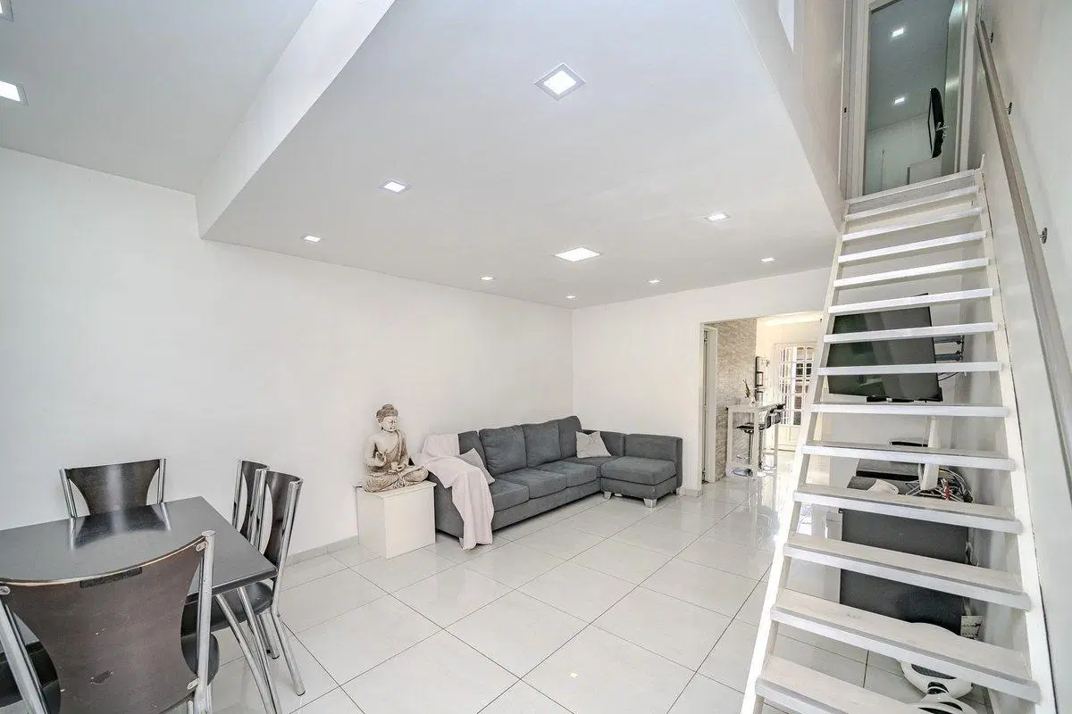 DUPLEX 3 AMB CON JARDIN Y COCHERA ENTRADA INDEPEND 3