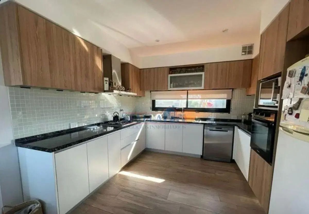 Venta Casa 5 amb.c/piscina San Sebastián( permuta) 2