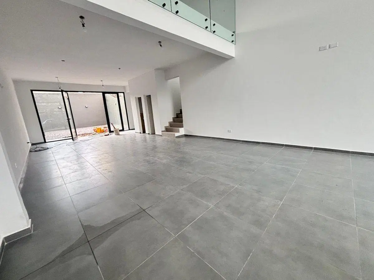 Alquiler Local en la zona mas buscada de Muñiz !!! 3