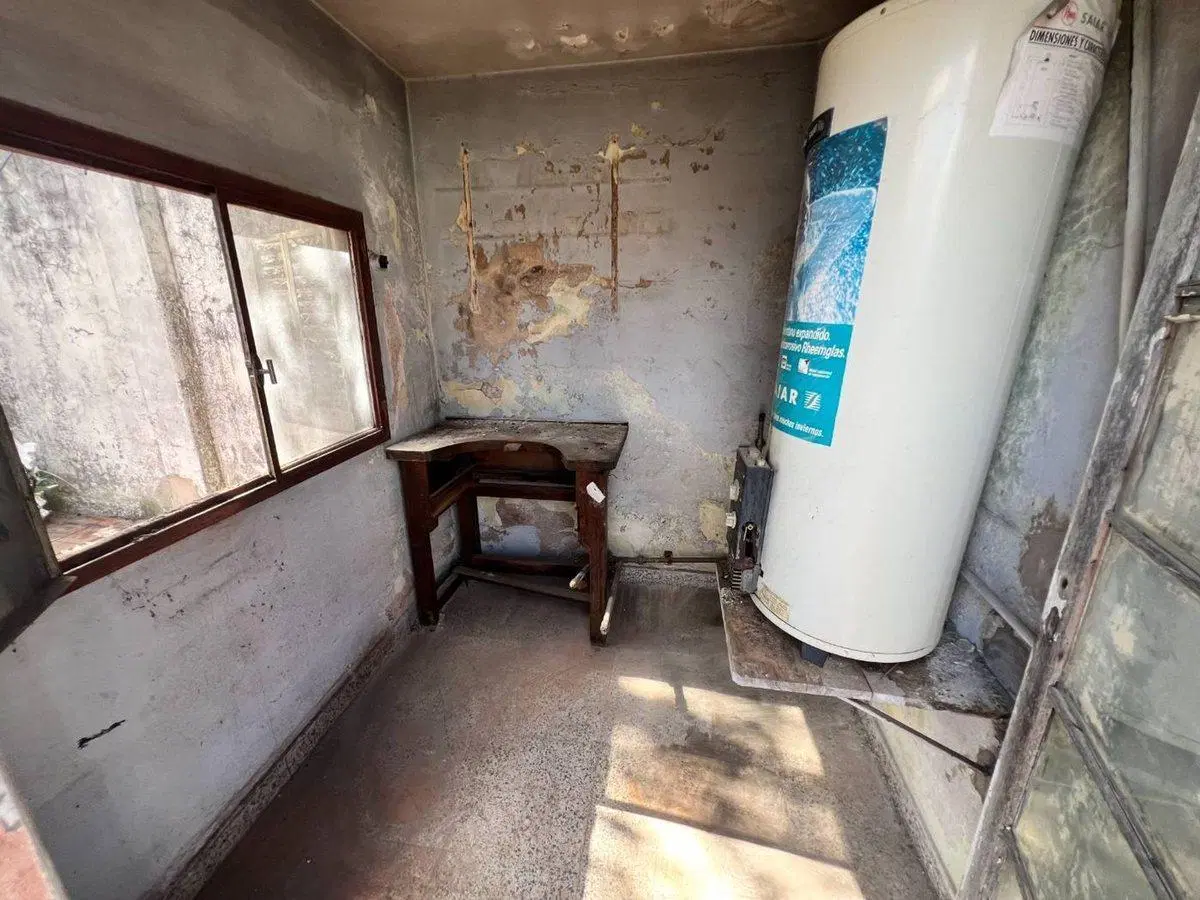 VENTA CASA A REFACCIONAR - LOTE PROPIO 109m2 8