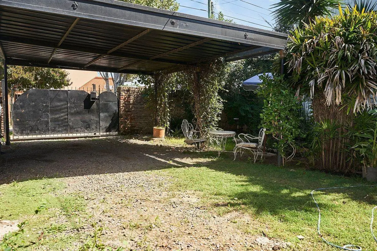 VENTA CASA 5 AMB. GARAGE TERRENO DERQUI FINANCIA 5