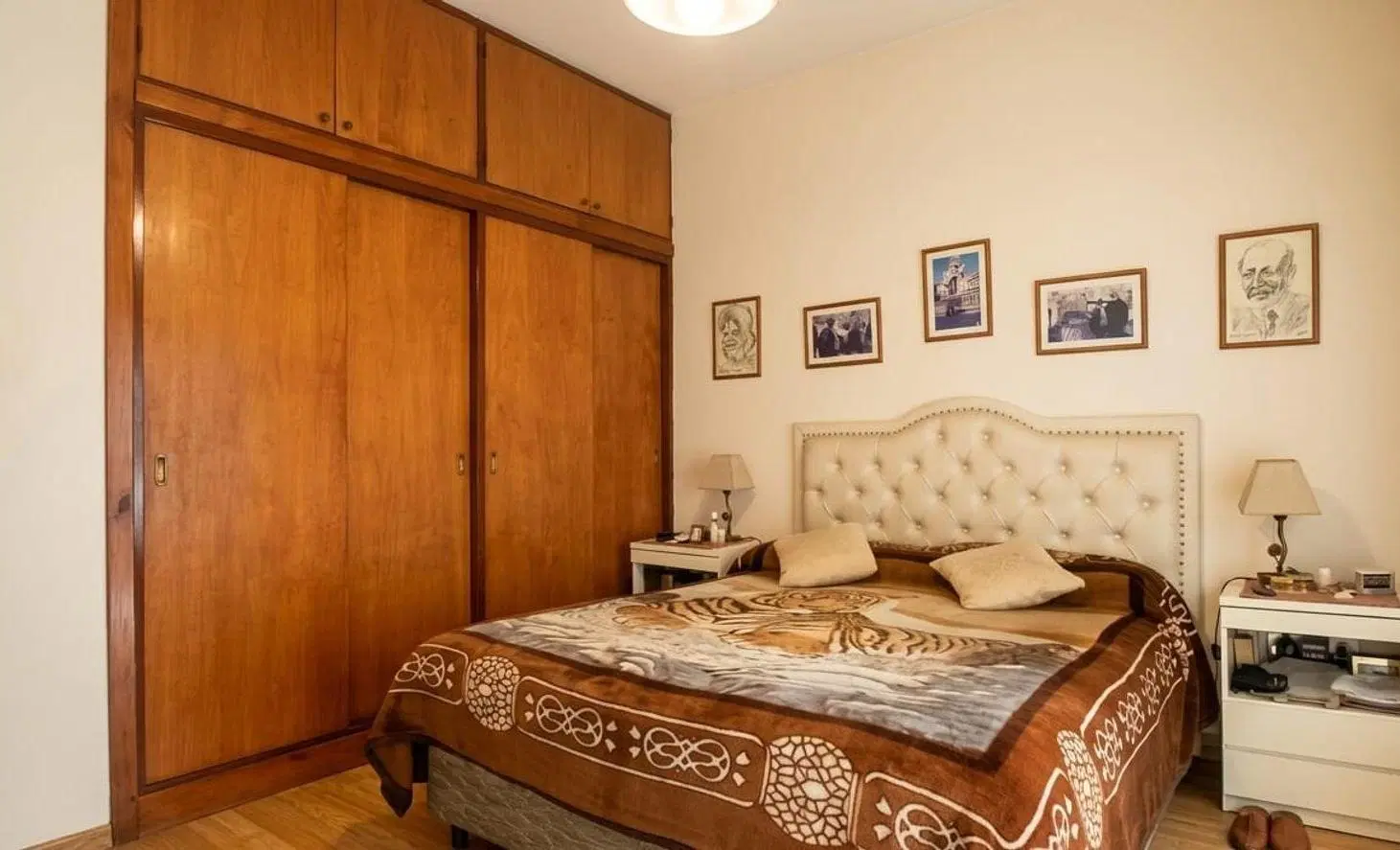 VENTA DPTOS 3 Y 4 AMB C/GALPON Y COCHERAS- CASEROS 5