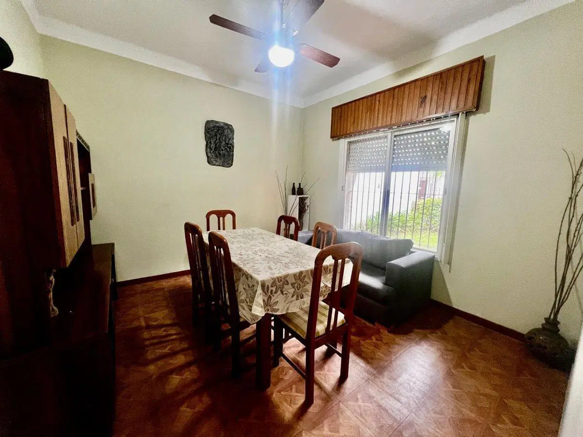 VENTA  CASA 3 AMB CON JARDIN BELLA VISTA. PERMUTA 3
