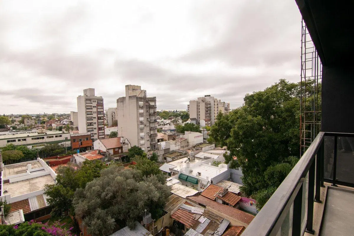 VENTA DEPTO 2 AMB CASEROS CENTRO BALCON ESTRENAR 5