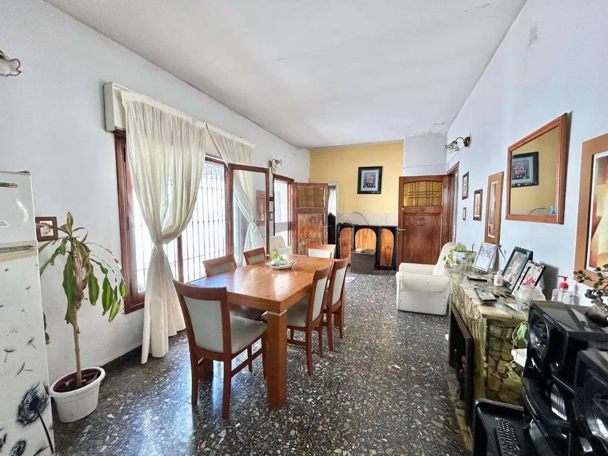 Venta/Permuta casa + galpon 474 m2- L .DEL MIRADOR 4