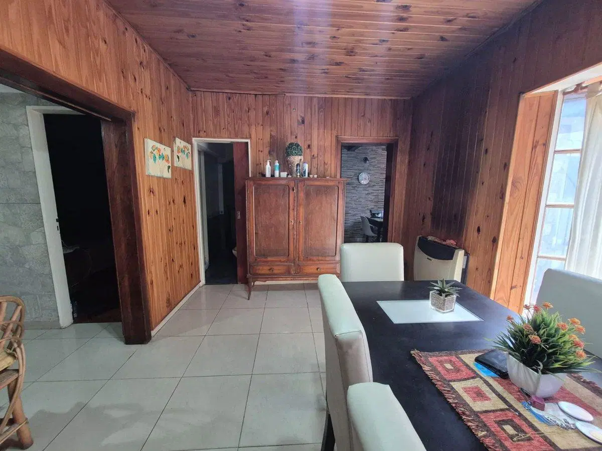 VENTA CASA 4 AMB HURLINGHAM COCHERA PATIO 4