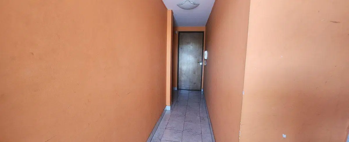 VENTA CASA 8 AMB EN CASEROS APTO CREDITO PERMUTA 5