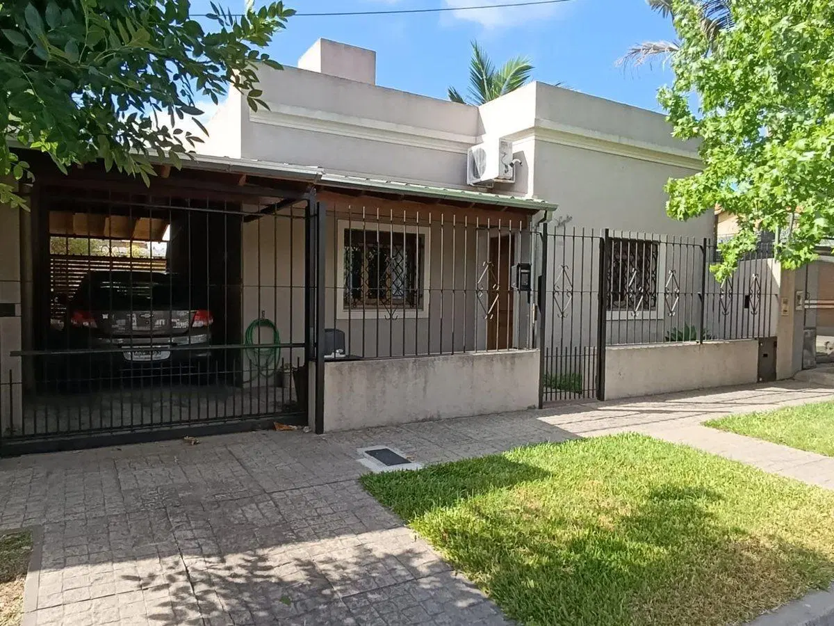 Venta casa 4 amb. Parque Johnston-Hurlingham 5