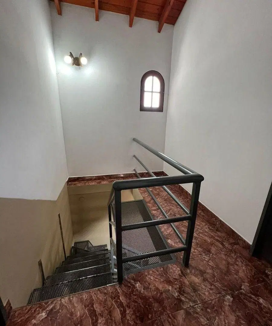 VENTA DE CASA 4 AMB EN CASEROS - PERMUTA 2
