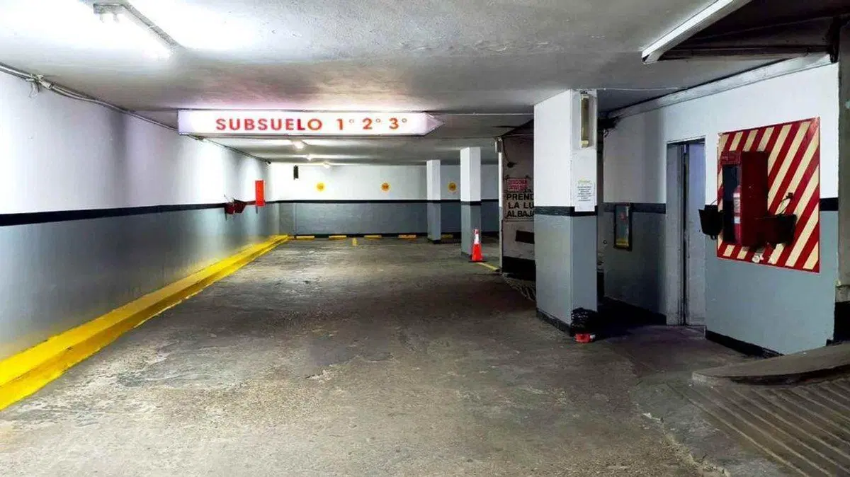 VENTA COCHERA MICROCENTRO ZONA OBELISCO RENTA! 3