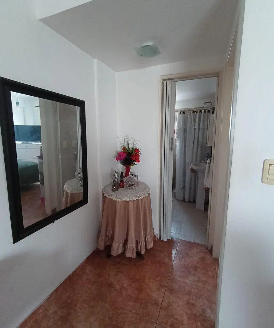 VENTA DEP. 2 AMB. CASEROS TODO AMOBLADO 2