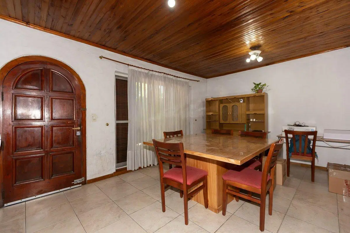 VENTA DE CASA EN HURLINGHAM OPORTUNIDAD!! 2
