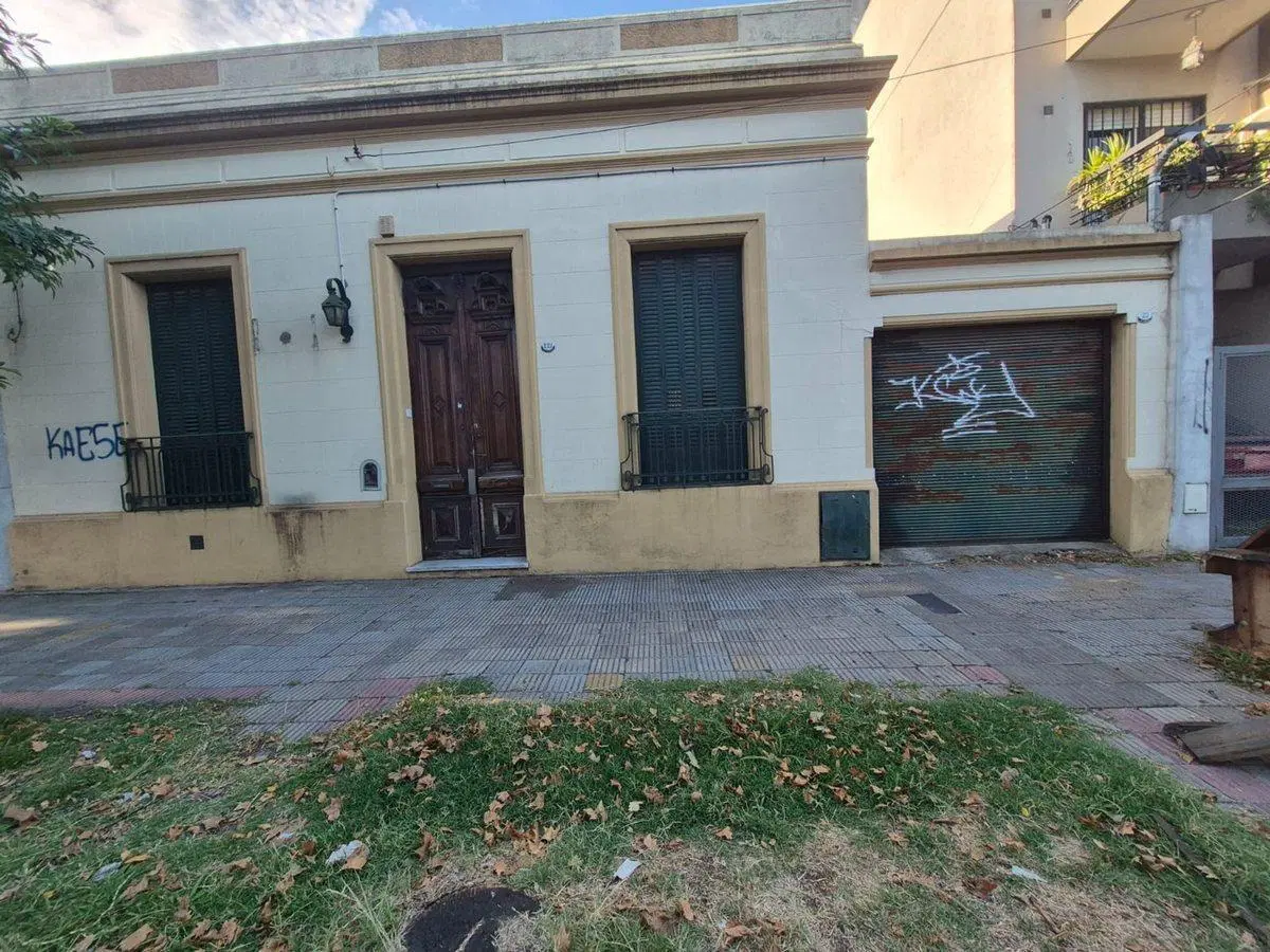 VENTA CASA DE EPOCA 4 AMB MORON  APTO CREDITO 2