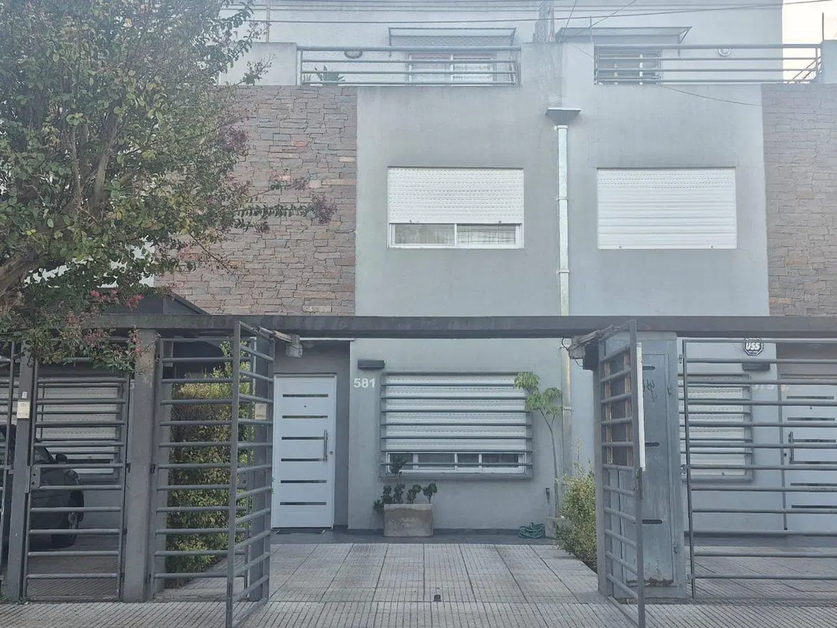VENTA TRIPLEX EN HURLINGHAM 5