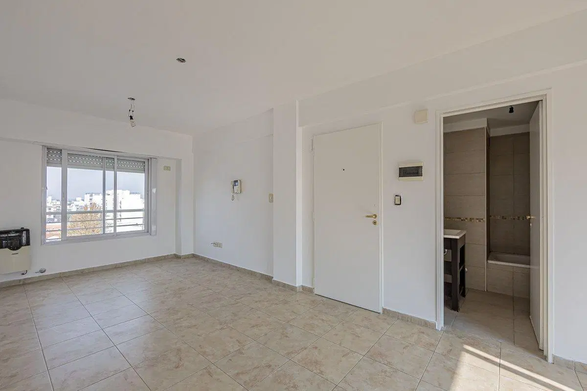 VENTA DE DEPARTAMENTO MONOAMBIENTE MORON CENTRO 3