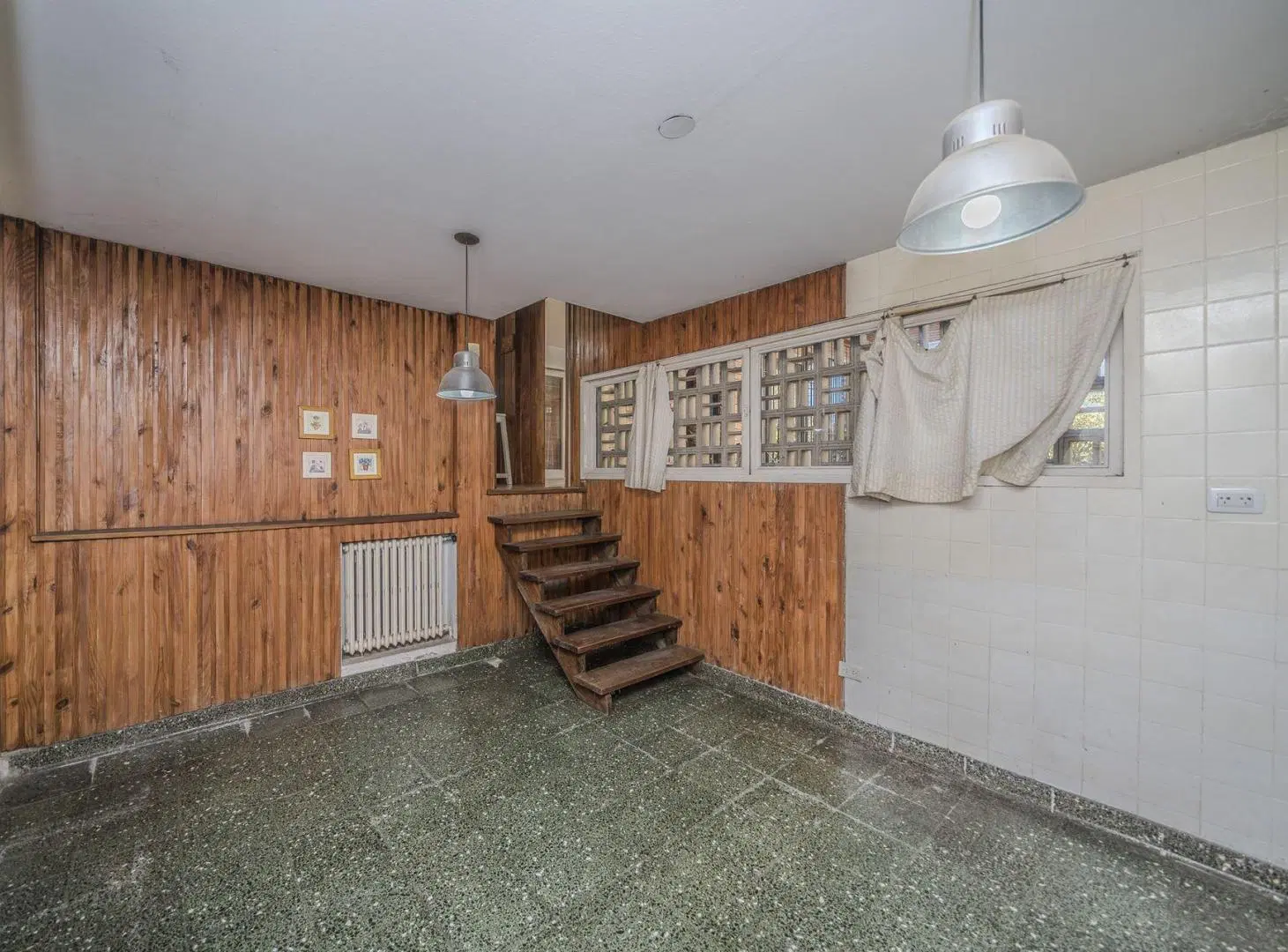 Casa en venta - Villa Sarmiento - Jardin y pileta 5