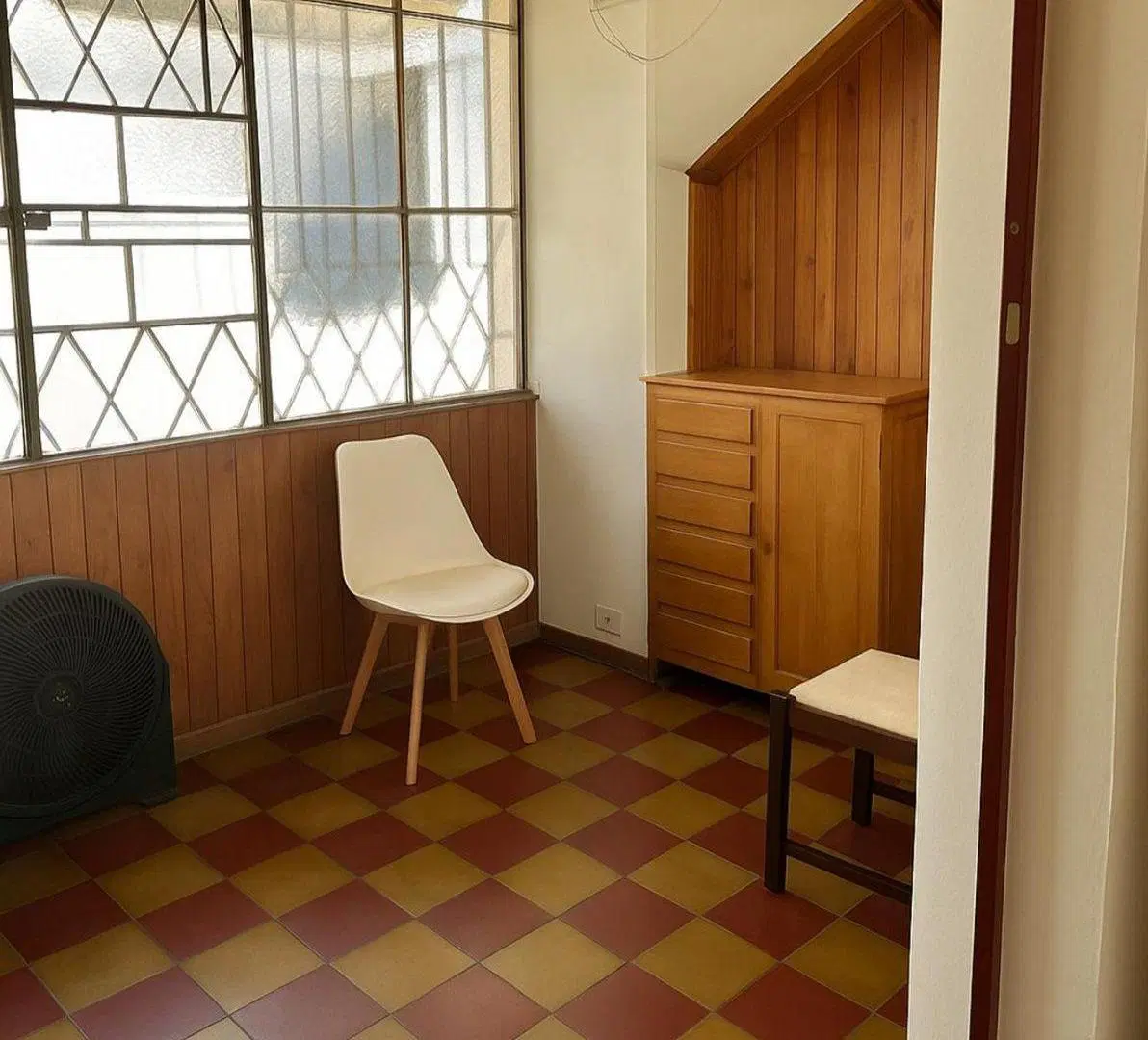 Alquiler casa 3 ambientes con cochera en Caseros. 2