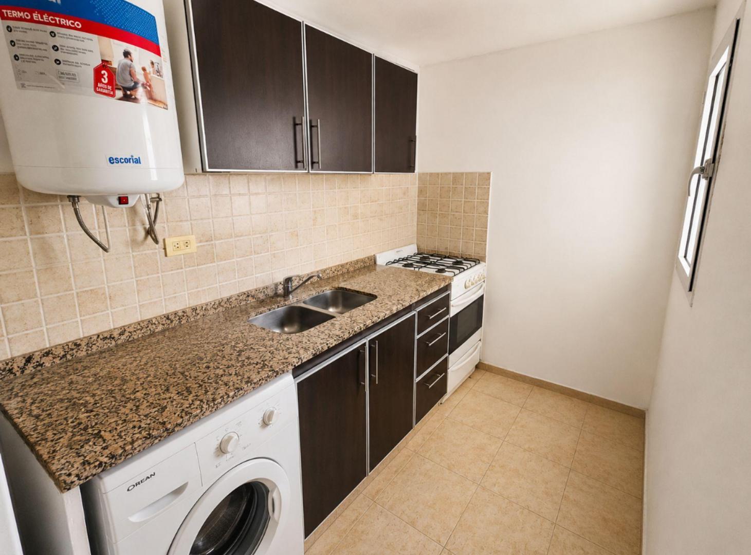 Foto de VENTA MONOAMBIENTE EN CASEROS CENTRO CON BALCON, imagen 1
