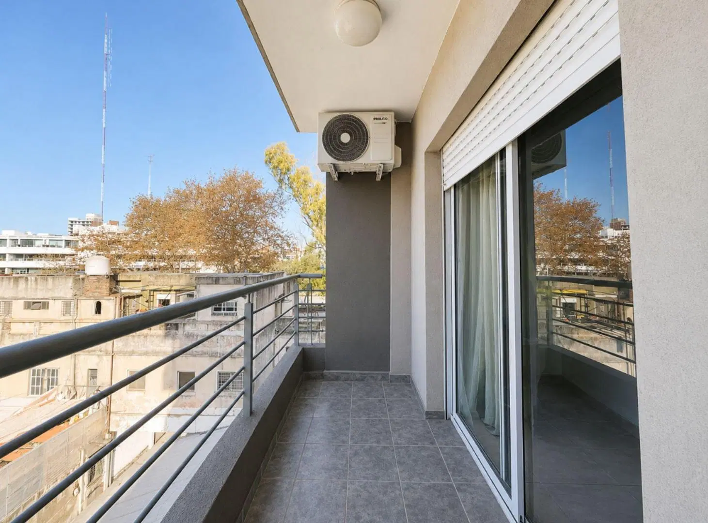 VENTA MONOAMBIENTE EN CASEROS CENTRO CON BALCON 4