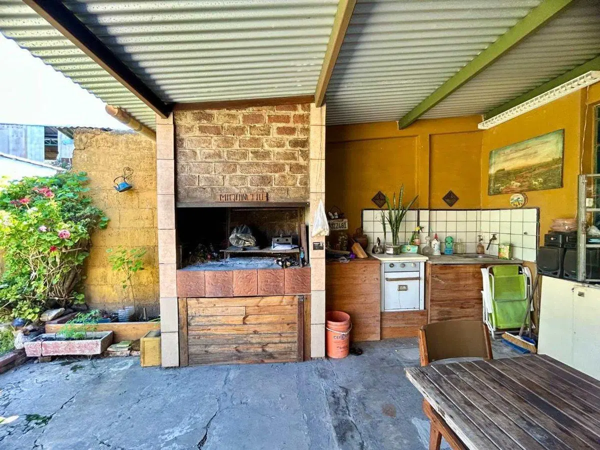 Venta/Permuta Casa 5 amb a refac Caseros Centro 3