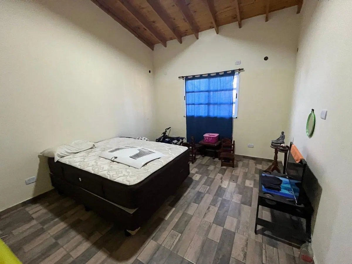 CASA 4 AMB. CON PILETA EN BARRIO SEMI CERRADO 8