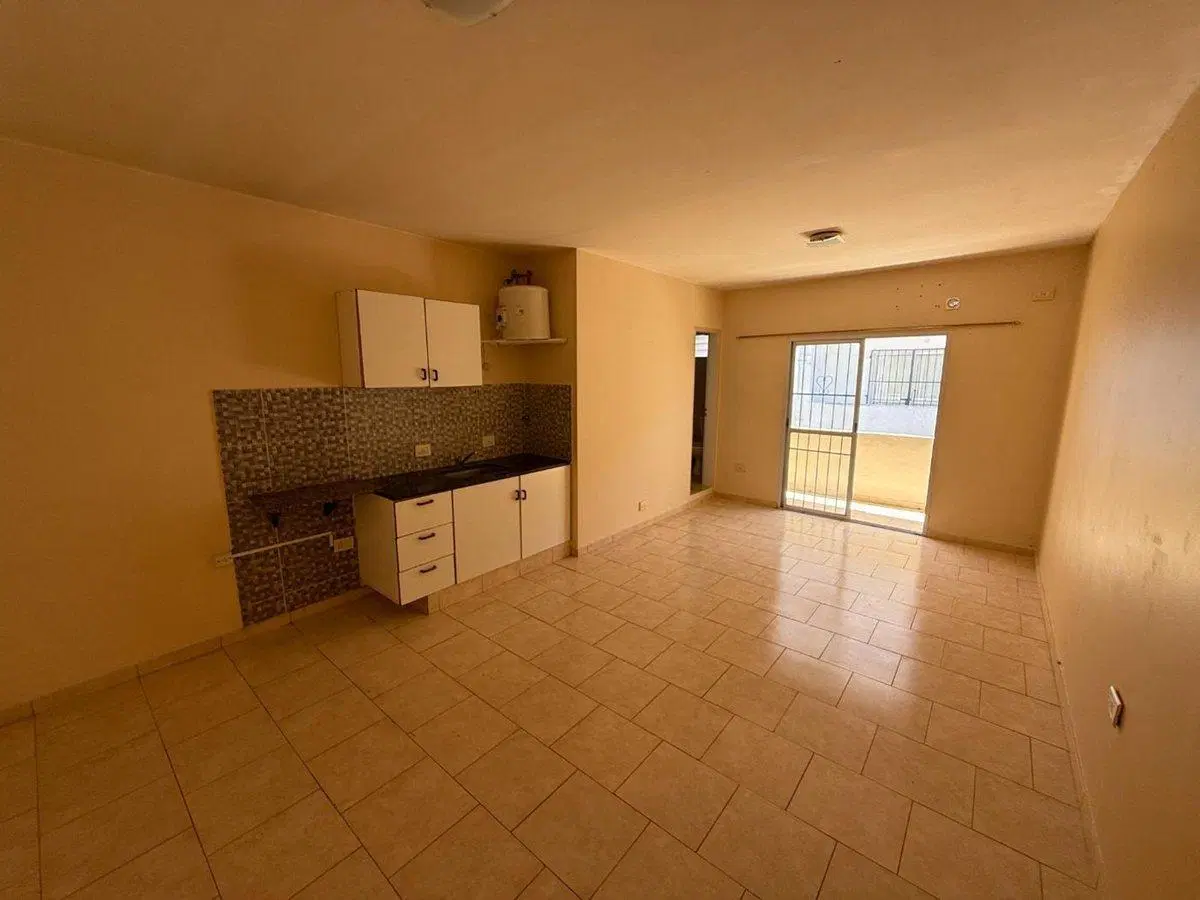 VENTA MONOAMBIENTE CON COCHERA - CASEROS 3