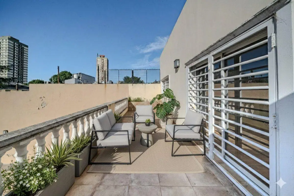 VENTA CASA 6 AMB FLORES PISCINA COCHERA PERMUTA 8