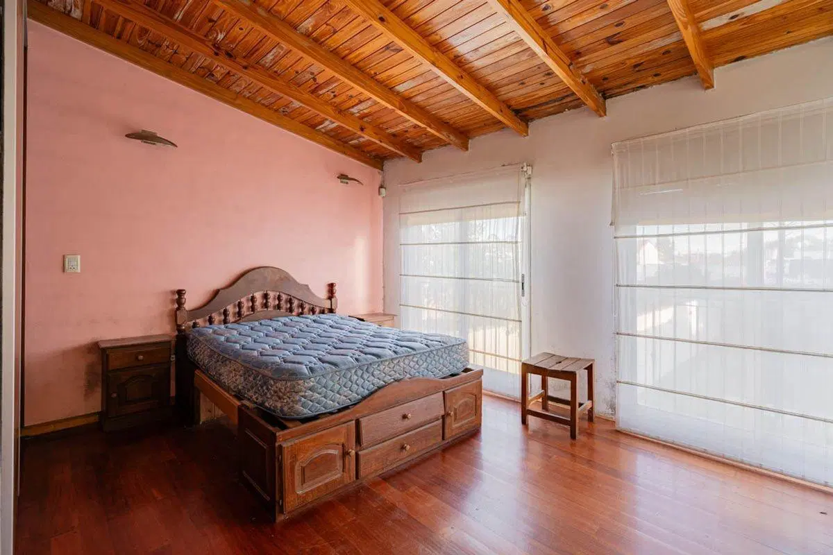 VENTA CASA 5 AMB C/PILETA EN CIUDAD EVITA PERMUTA 3