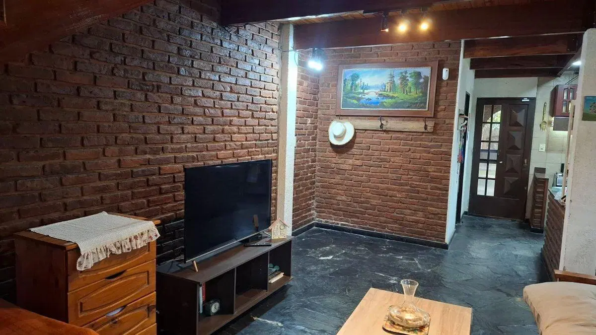 VENTA CASA EN HURLINGHAM 3 AMBIENTES. 2