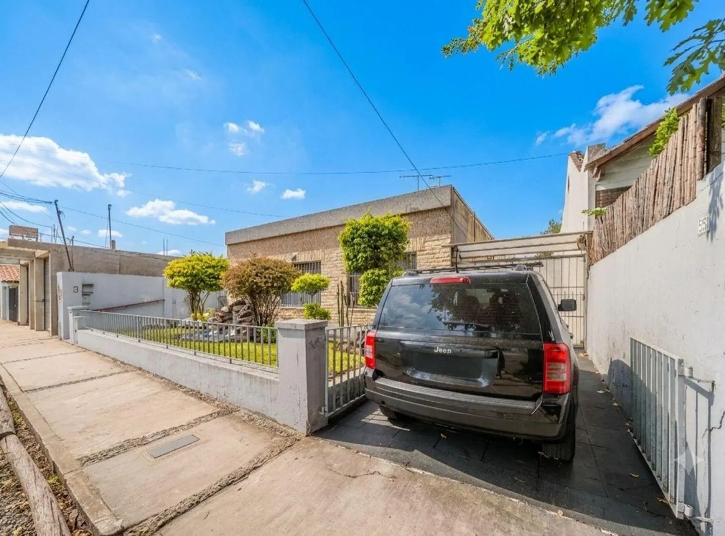 VENTA CASA VILLA BALLESTER SOBRE LOTE 590M2 PILETA 2