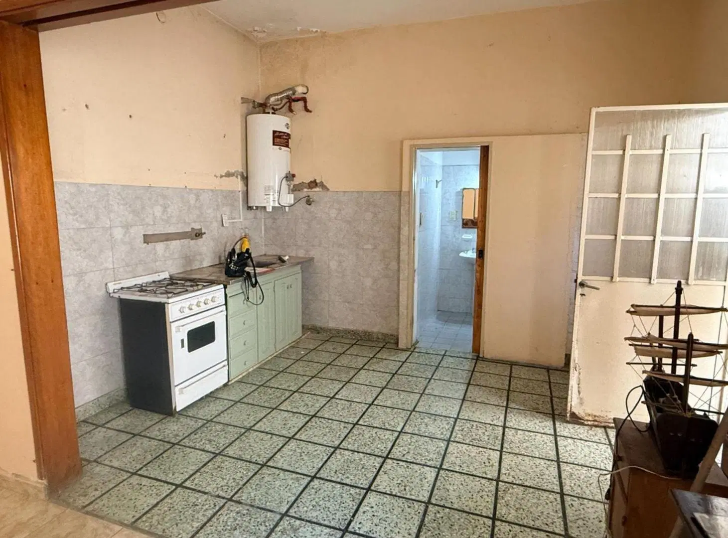 ALQUILER PH 3 AMB. SIN EXPENSAS EN CASEROS C/PATIO 3