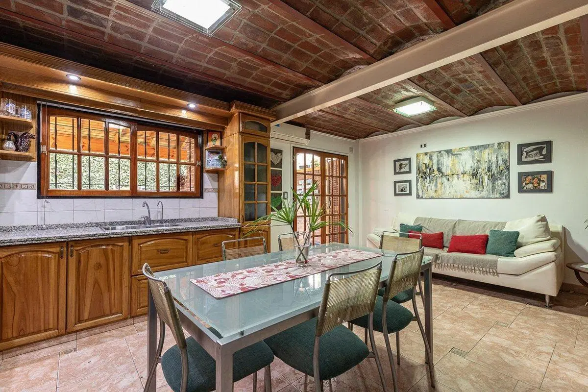 VENTA TRIPLEX 4 AMBIENTES C EVITA PERMUTA 2