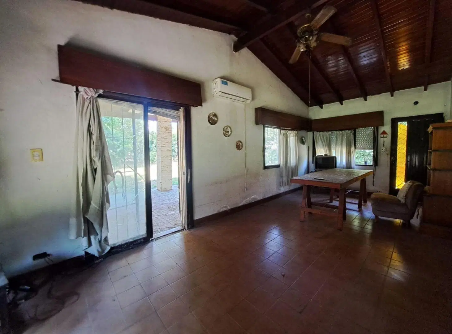 CASA EN VENTA  3 AMBIENTES  LOTE 630 m²  MORENO. 3