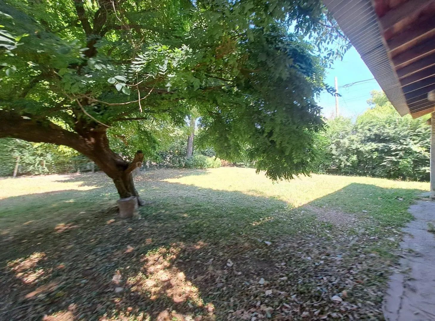 CASA EN VENTA  3 AMBIENTES  LOTE 630 m²  MORENO. 8