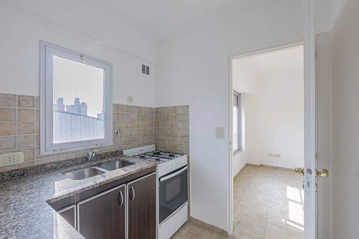 VENTA DE DEPARTAMENTO MONOAMBIENTE MORON CENTRO 8