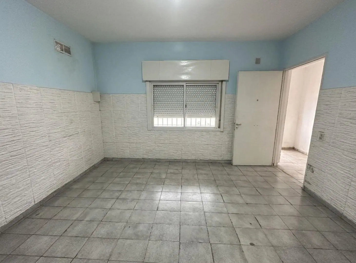 CASA 3 AMB + DPTO 2 AMB-LAFERRERE-MULTIFAMILIAR 4
