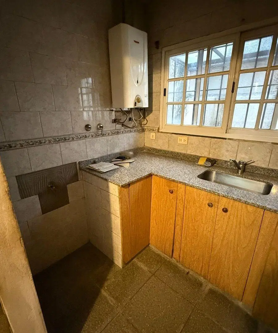 VENTA CASA GARAGE LOTE DE 375M SAN MARTIN PERMUTA 5