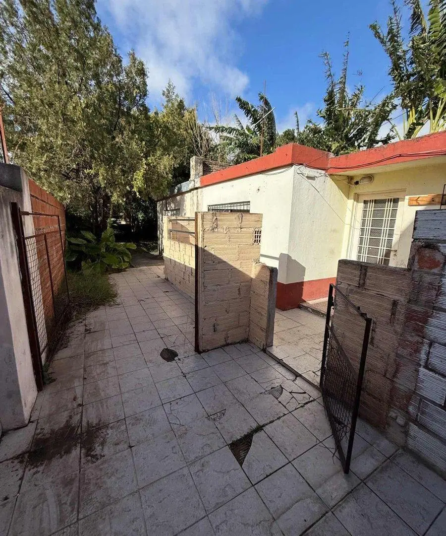 VENTA CASA GARAGE LOTE DE 375M SAN MARTIN PERMUTA 3