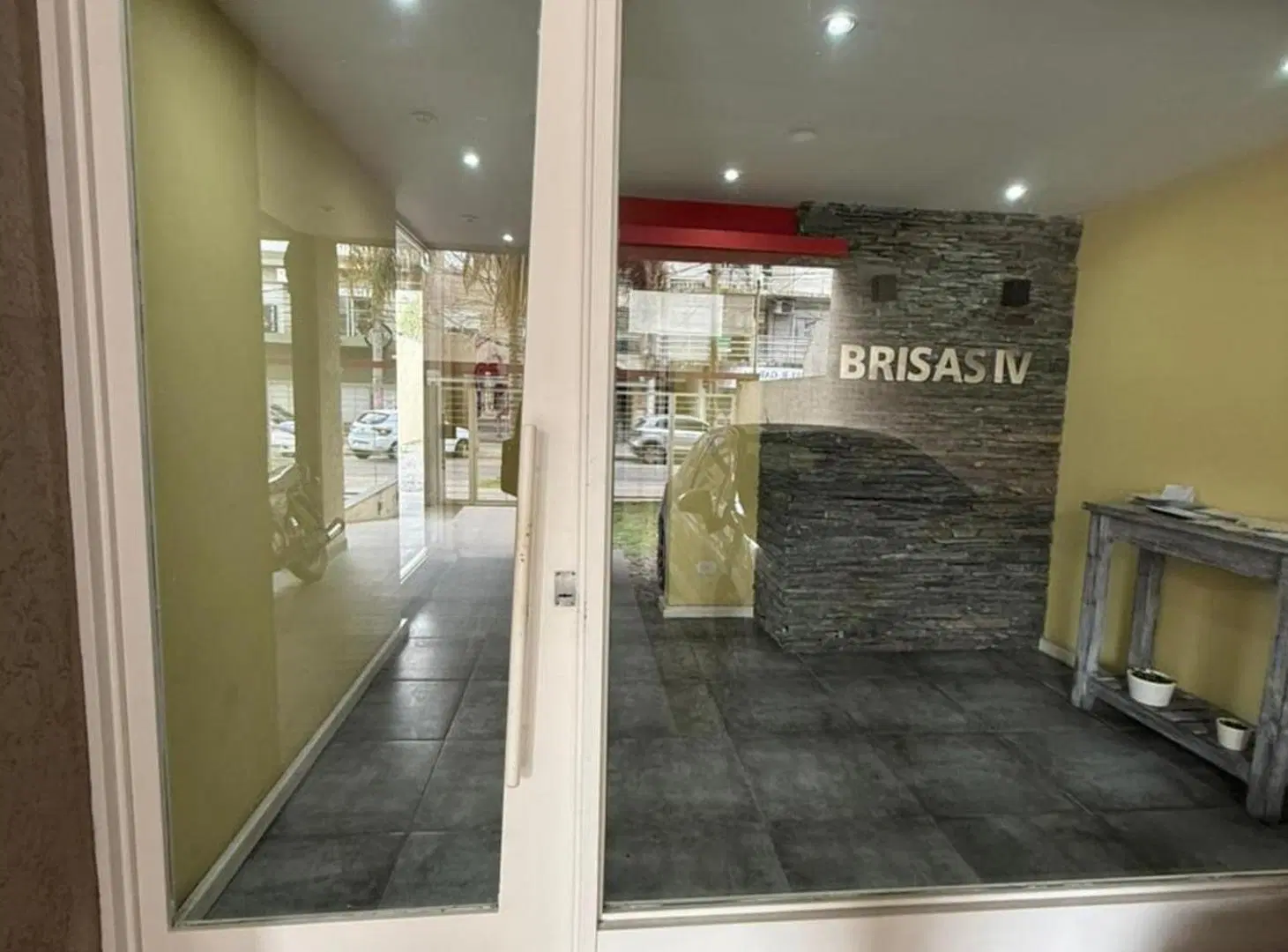 MONOAMBIENTE EN CASEROS 4