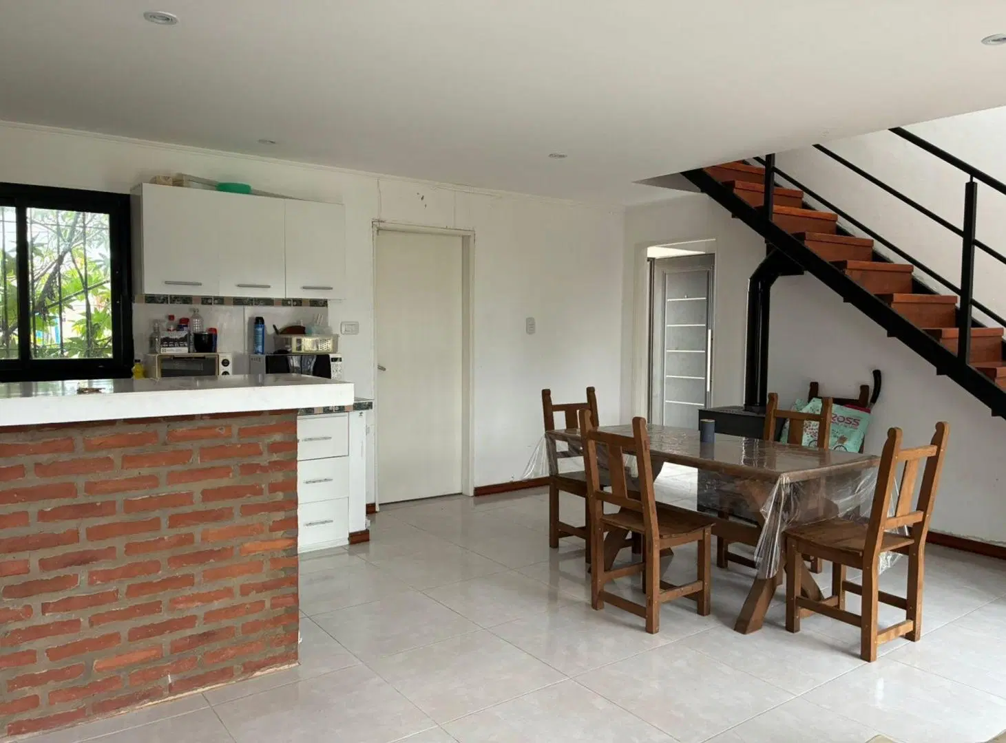 VENTA CASA 4 AMB BARRIO TRES DE ENERO MONTE A.CRED 3