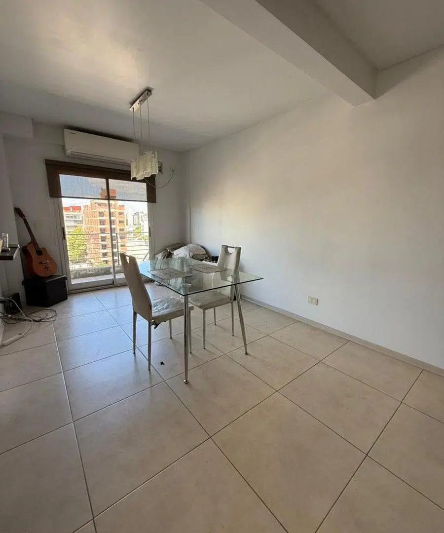 DEPARTAMENTO 3 AMBIENTES CON COCHERA EN CASEROS 4